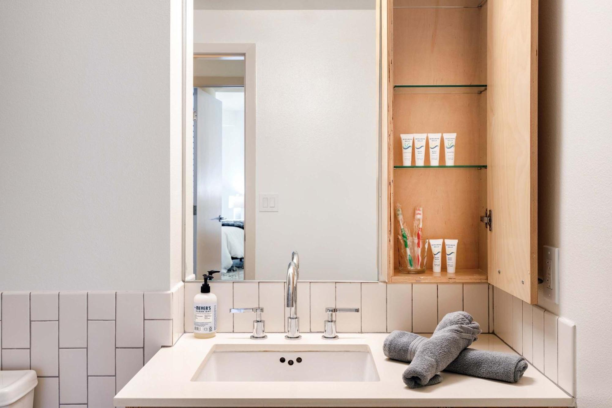 2br New Hollywood Opulent Oasis Et *