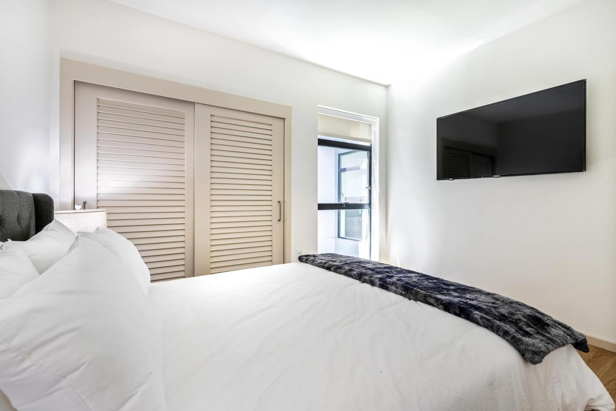 2br New Hollywood Opulent Oasis Et